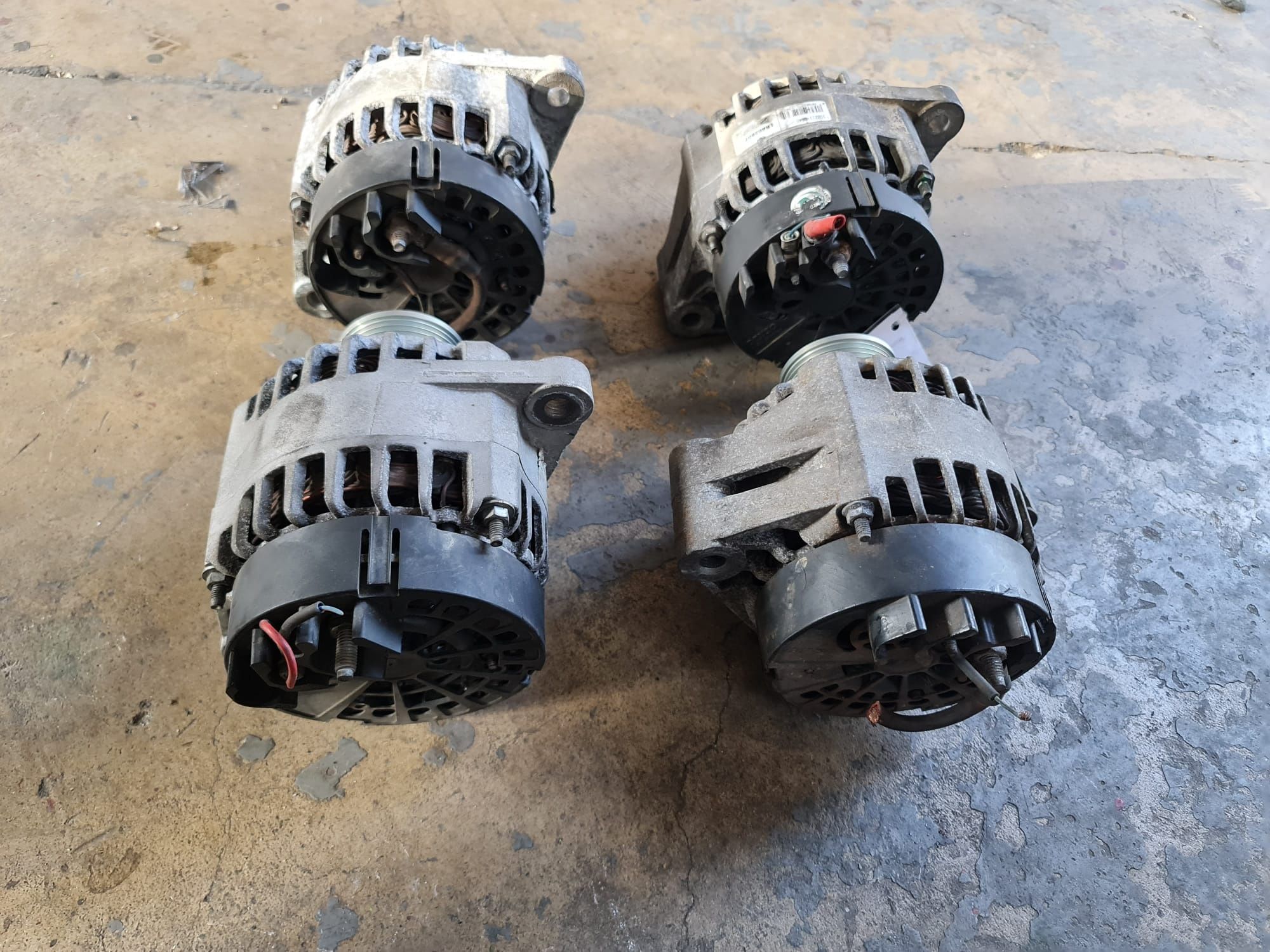 Alternator 1.9 CDTI Opel Astra H Zafira B Vectra C Signum