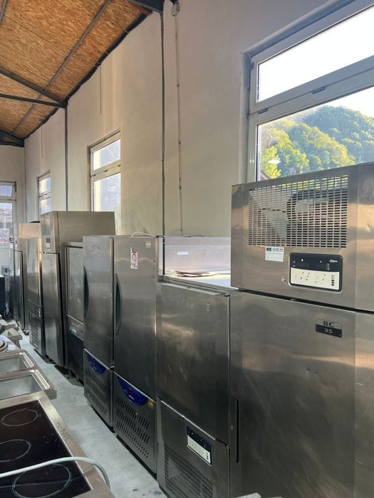 Vitrine ,mese reci ,hote,rafturi ,profesionale