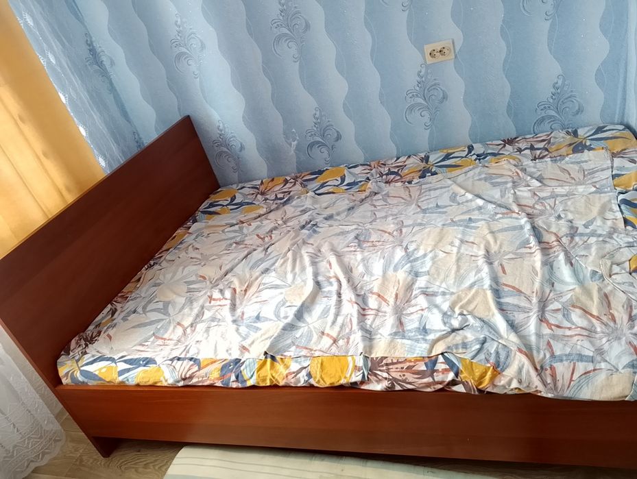 Двуспальная кровать