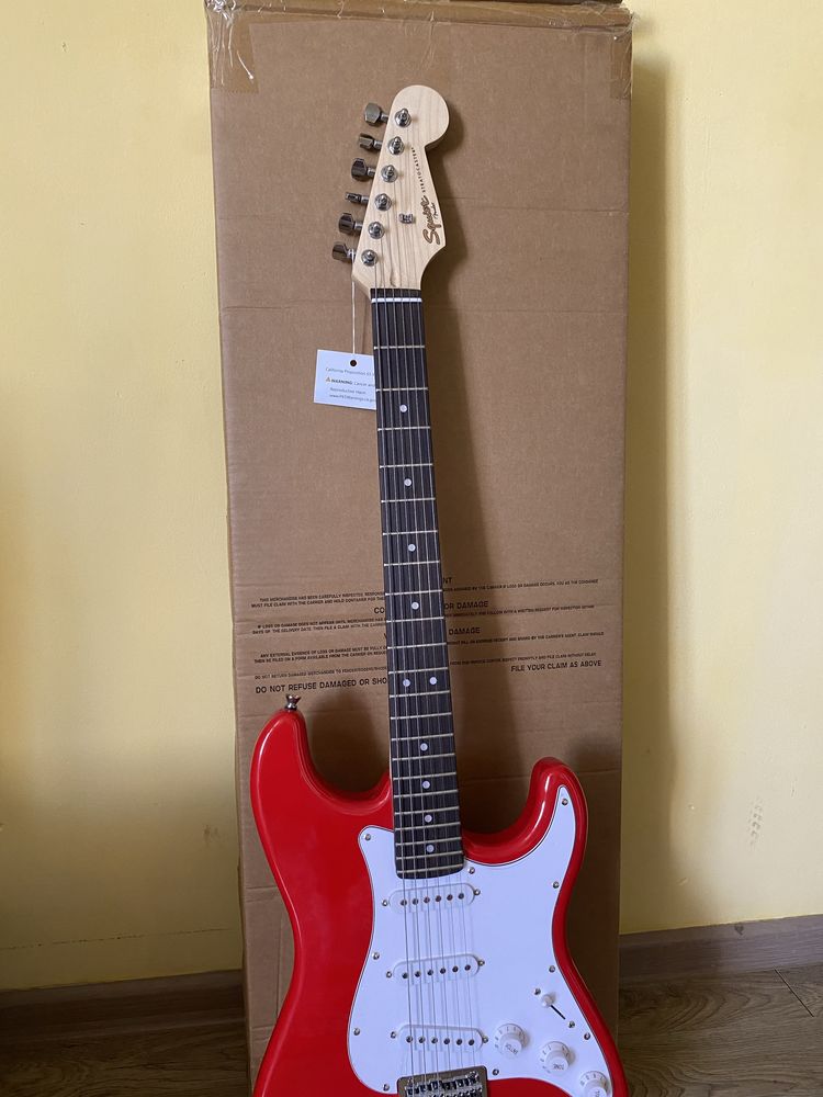 Продам гитару squier MM Stratocaster