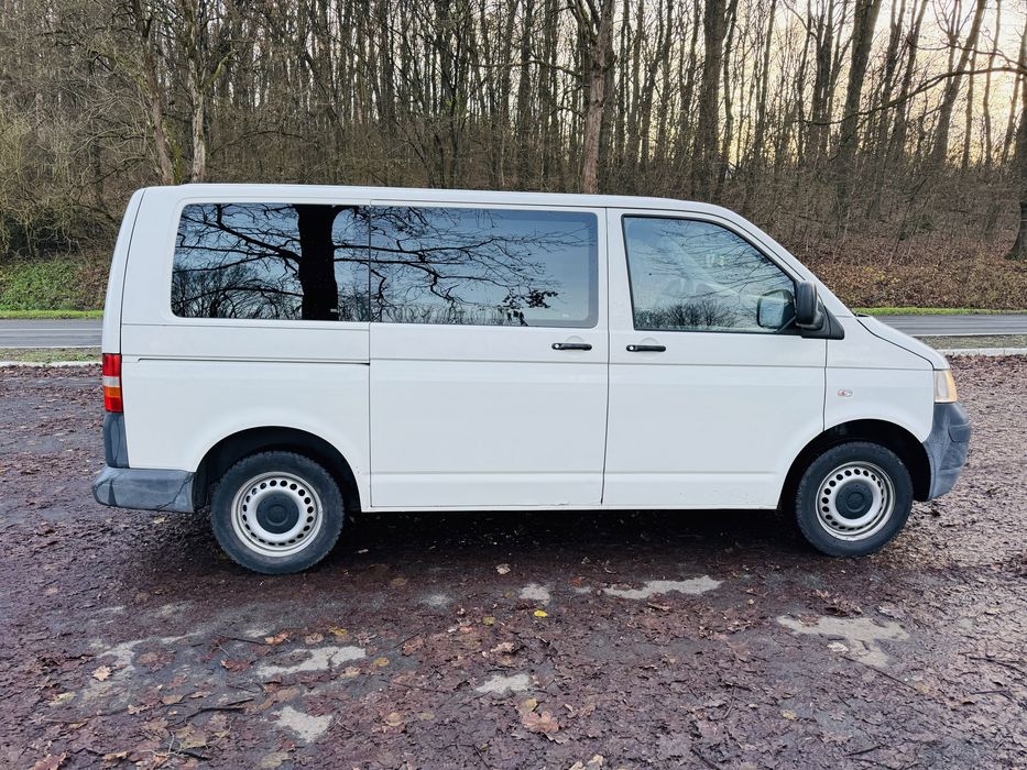VW T5 Transporter 1.9 TDI 8+1 locuri arata si functioneaza foarte bine