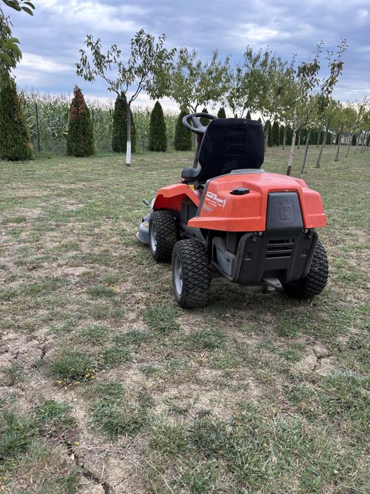 Tractoras gazon husqvarna