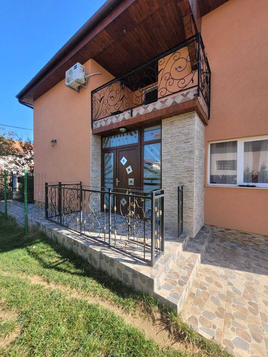 Casă spațioasă și complet utilată în Episcopia, Oradea