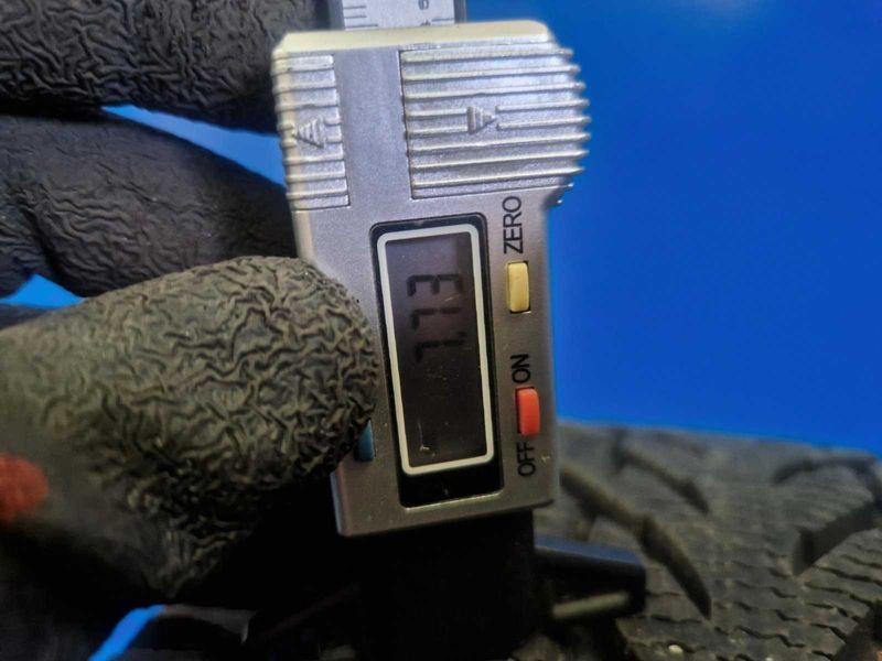 2 Nokian R18 235/45
зимни гуми DOT4819