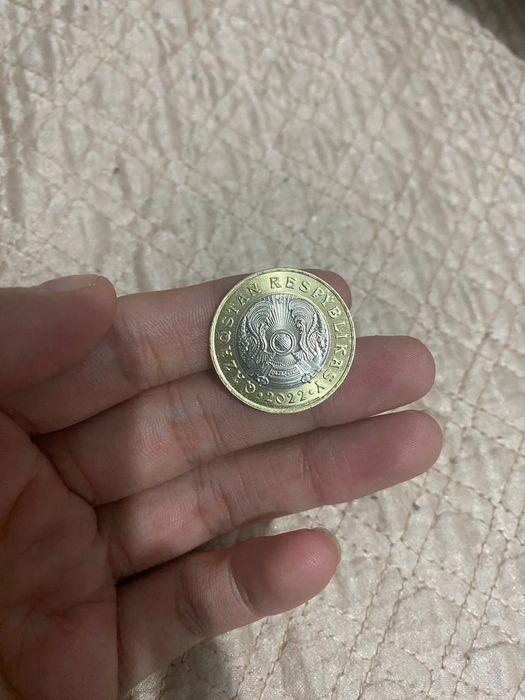 Монеты 100 тенге