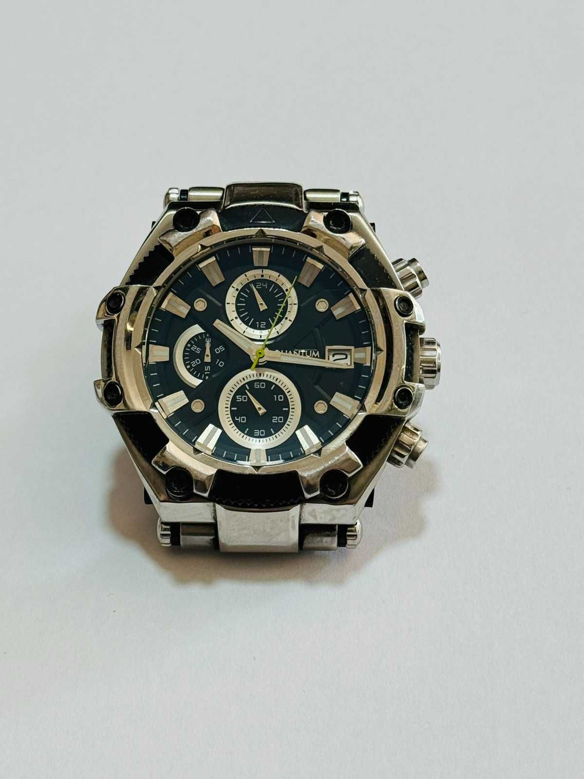 Продавам Мъжки Часовник QUANTUM HNG 715.390