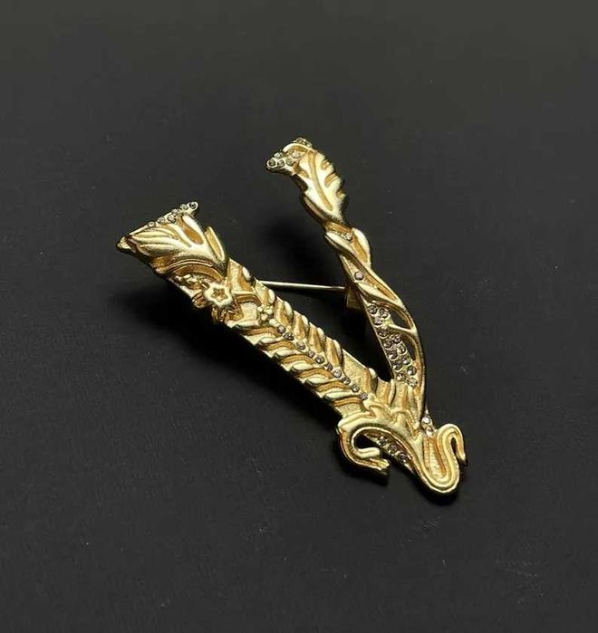 Versace оригинална брошка