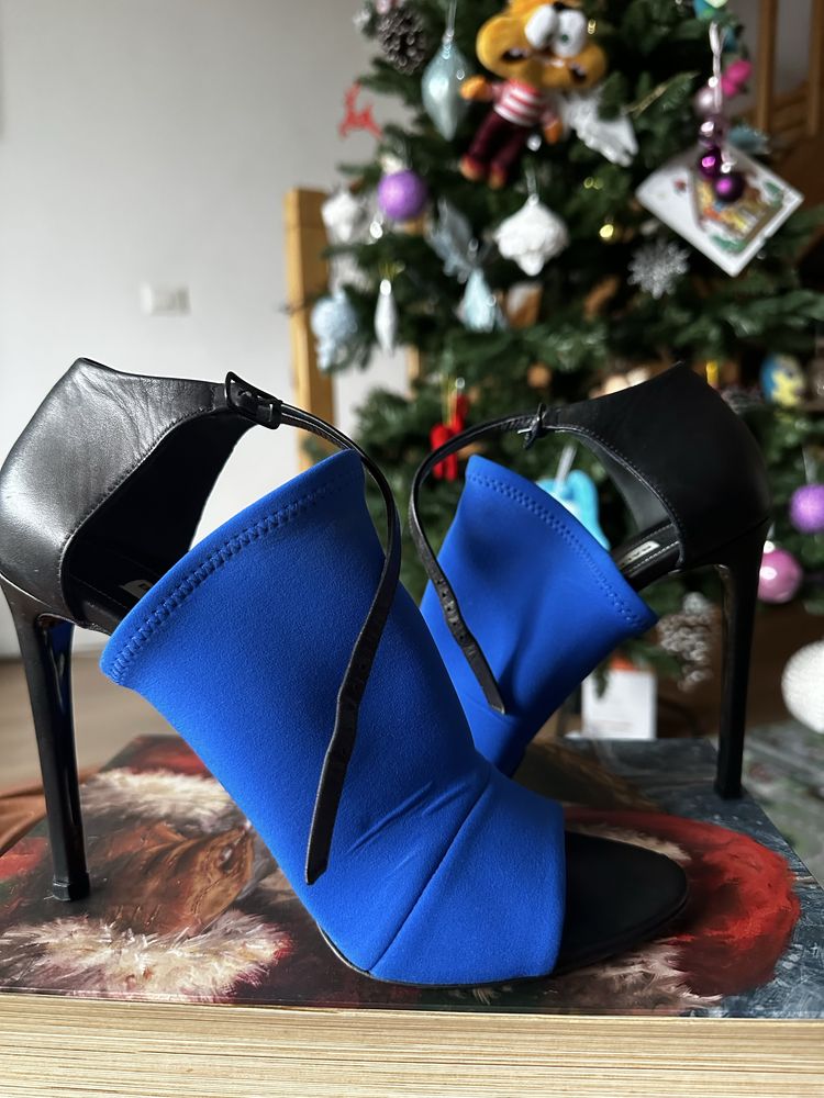 Sandale Balenciaga originale superbe