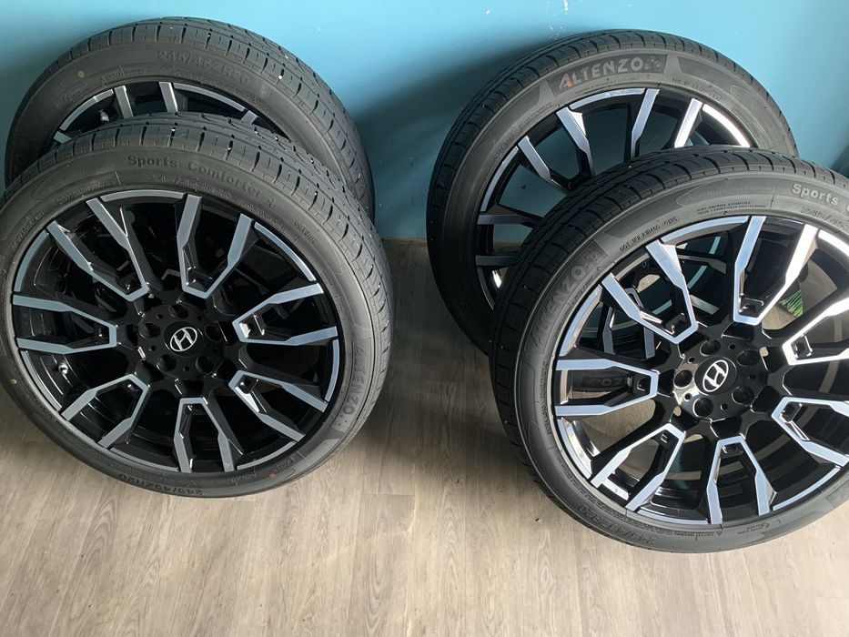 Продам комплект кованых дисков с резиной.