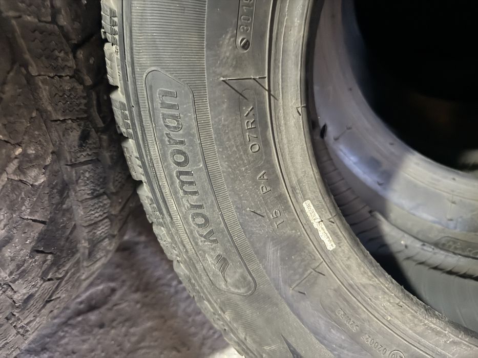 Продам зимнюю резину 205/65/15