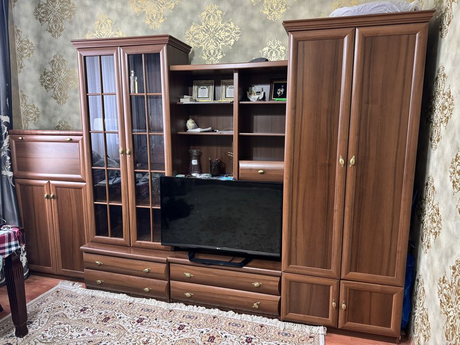 Продам мебельную стенку