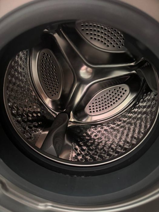 TOSHIBA 8 кг (большой барабан)