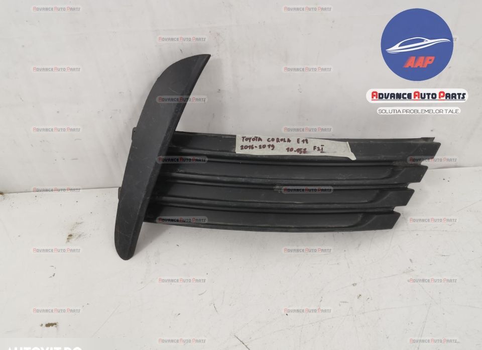 Оригинална дясна решетка на фар за Тойота Корола / Toyota Corolla E170