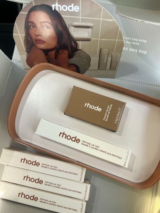 CINNAMON ROLL - rhode limited edition lip tint