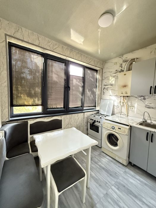 Срочно сотилади 1 хона 2 этаж 4 этажли гиштли домда, Согдиана Париж