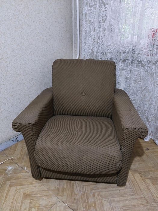 Диван и два кресла
