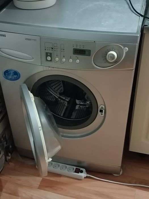 Продам стиральную машину
