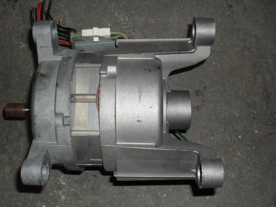 Мотор Електромотор пералня 20584.333 Индезит Indesit Ariston