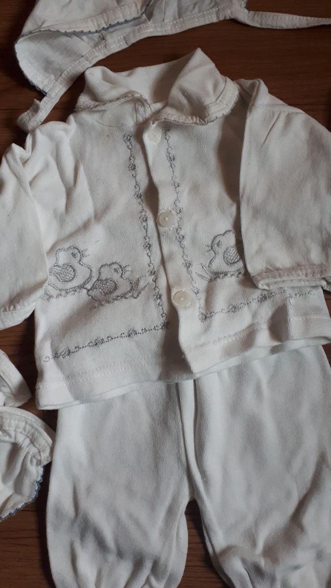 Одежда для новорожденных ( 0-4мес)(цена за все!)