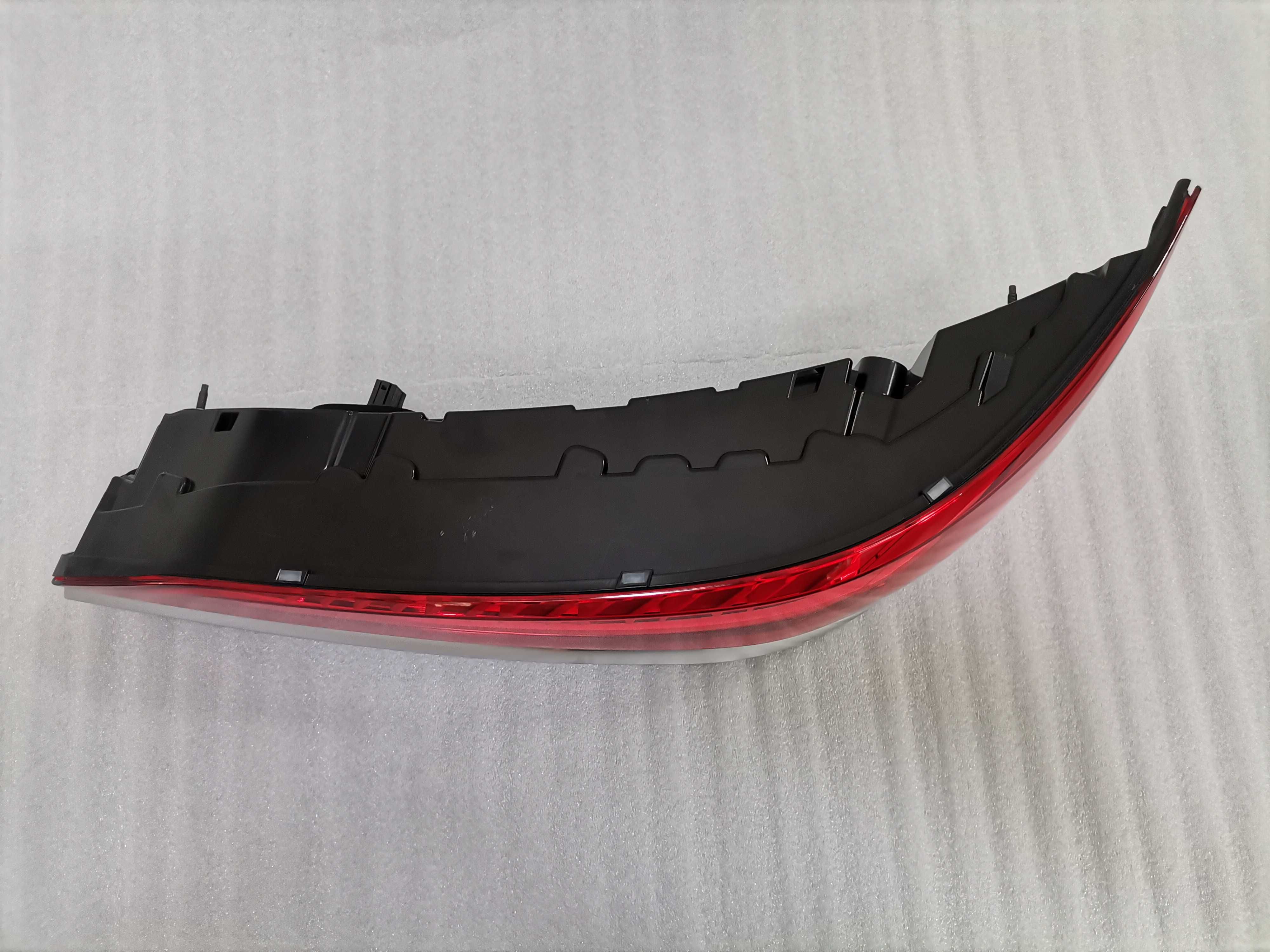 4M0945076B Нов LED Десен Стоп Audi Q7 SQ7 4M Facelift