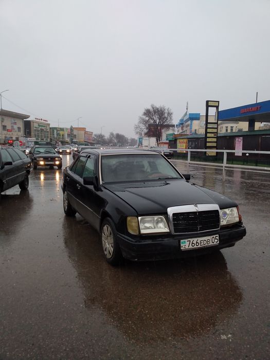 Срочно Продам мерс на полном ходу  звоните тел в описани