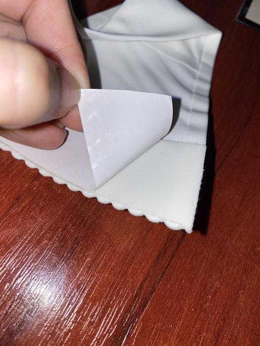 Chilot tanga auto-adeziv