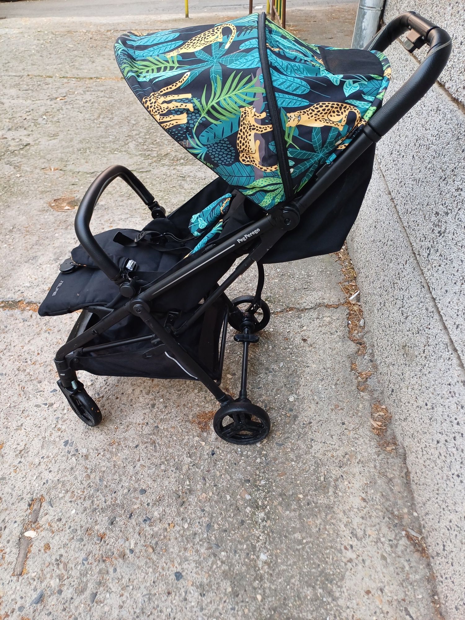 Количка Peg Perego Selfie+ комарник и дъждобран+ чувалче+подложка