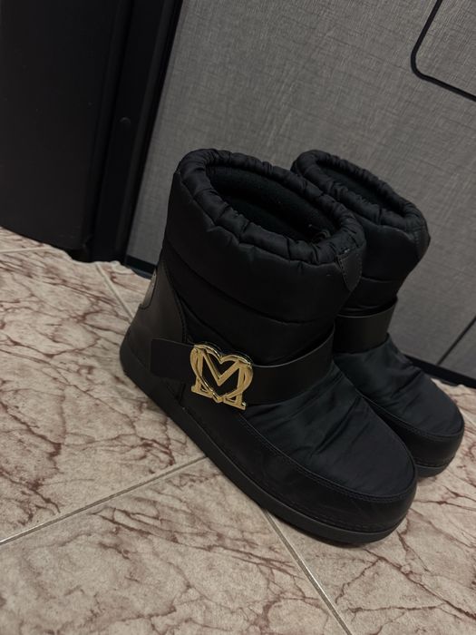 Дамски топли апрески Love moschino