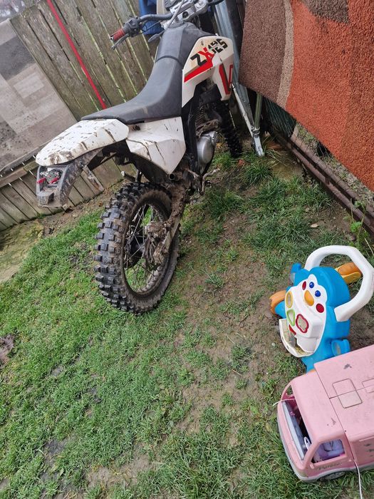 Se vinde cros enduro 125 4t