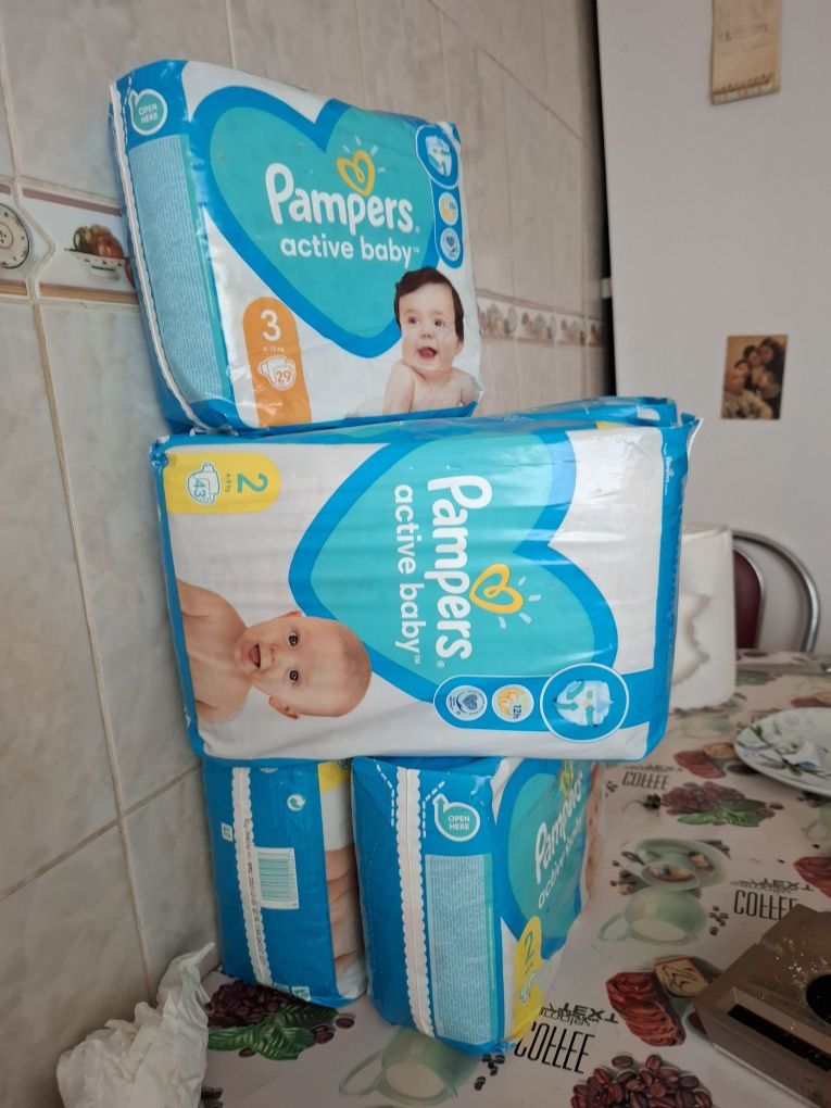 Vând pampers Activ baby