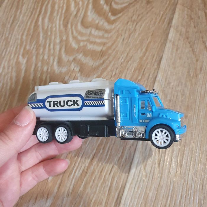 Детски играчки ,пластмасови