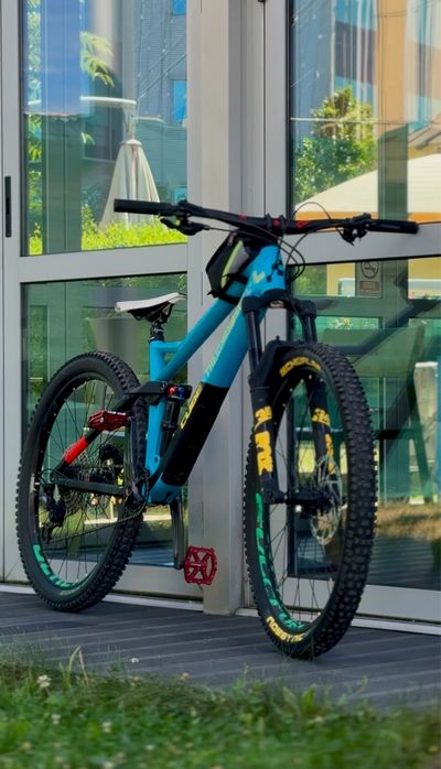 Cube stereo race 140