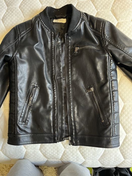 Черно кожено яке за момче в отлично състояние