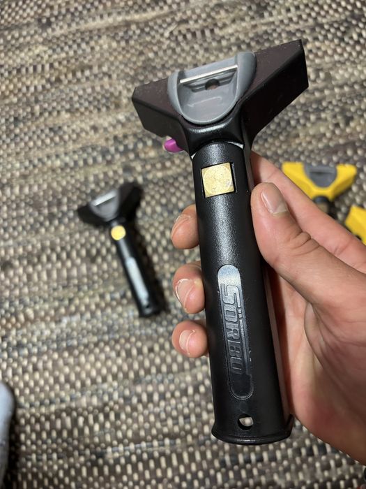 Чистачка за стъкла прозорци дръжка без гума SORBO