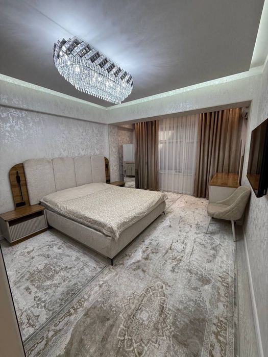 ул.Махтумкули .Паркентский  ЖК Пойтахт 3/5/9 80 кв..м Мебель, техника.