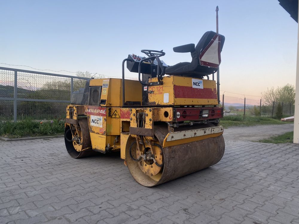 De vanzare sau da inchiriat vibrocompactor