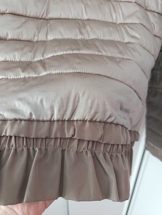 Дамско бежово - златисто яке