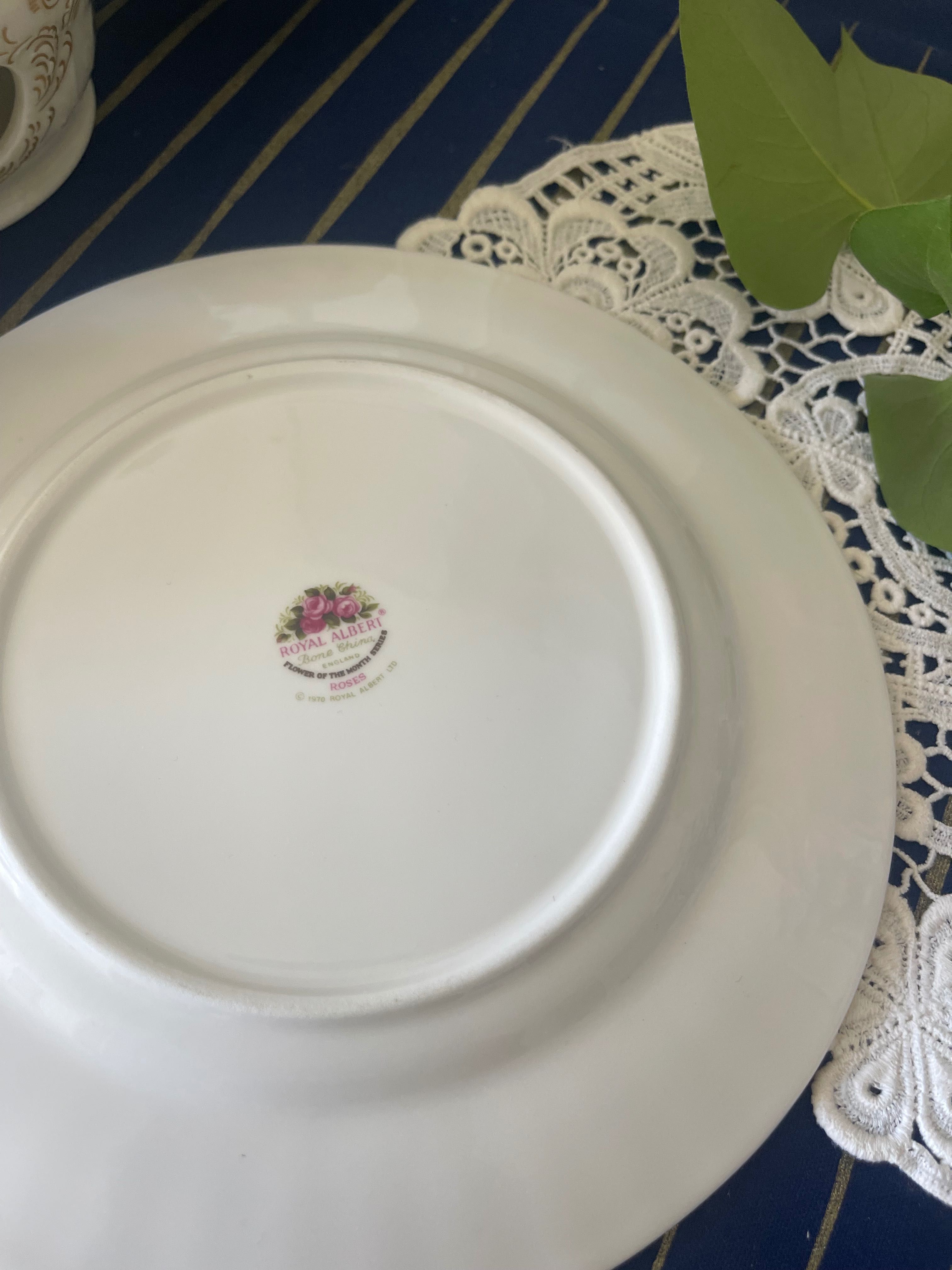 Колекционерски чаши Royal Albert – Flowers of the Month – Април и Юни