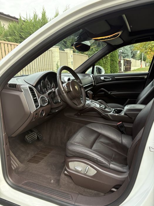Porsche Cayenne GTS | 210.000 km | 2014 |