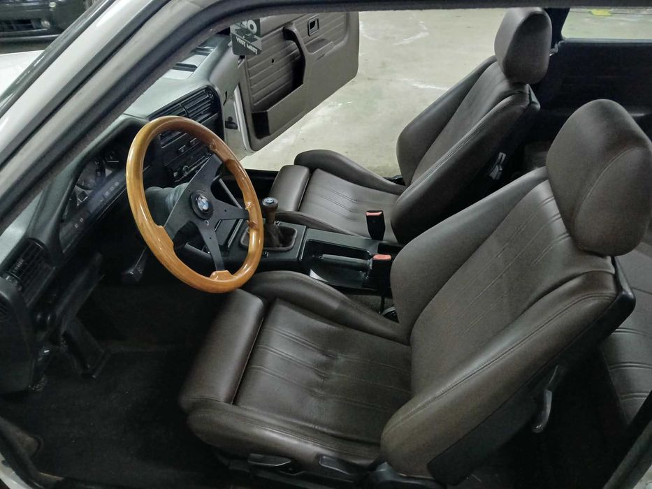 Bmw E30 330i ,,Ursuleț"