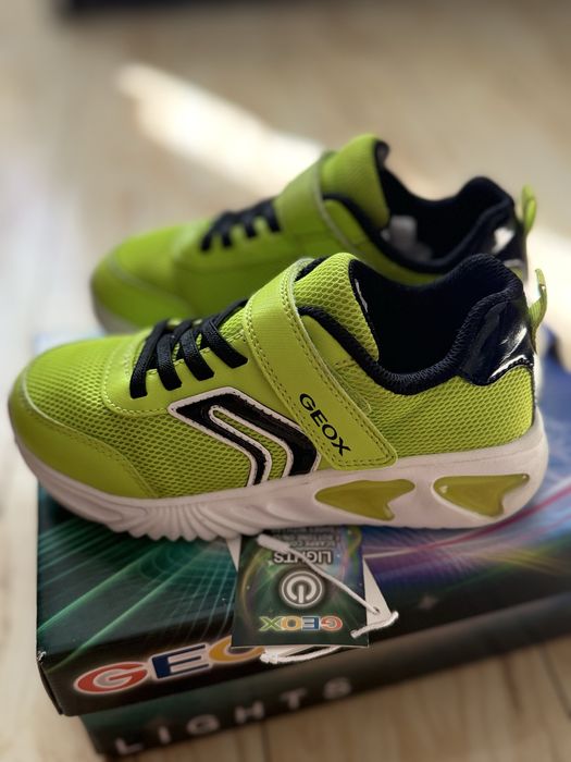 Geox светещи маратонки р-р 30