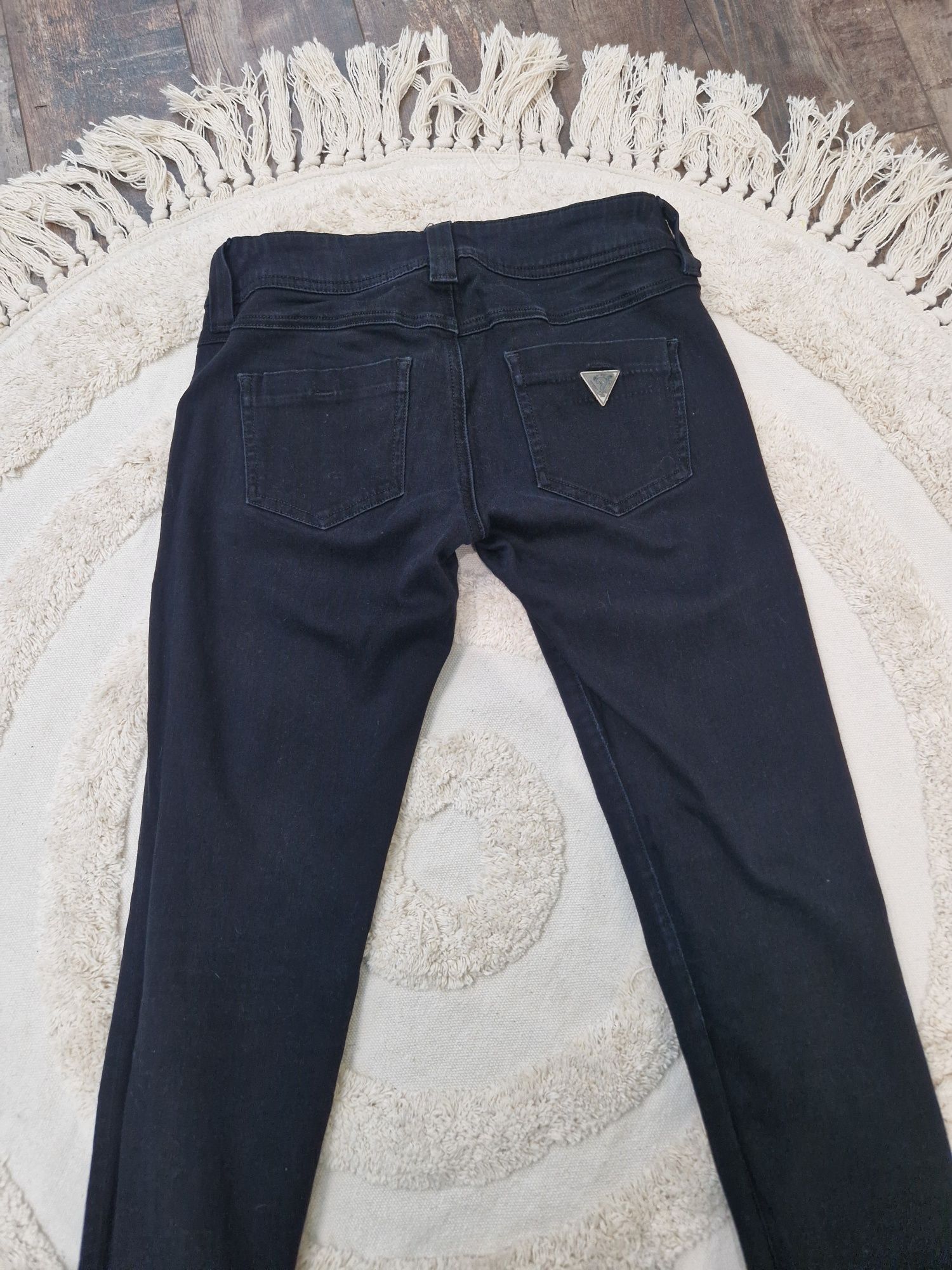 Guess - Дамски черни дънки - 25 размер - S