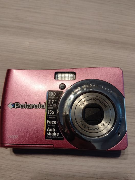 Polaroid Camera Model i1037 10.0 Megapixel. 2.7” Color LCD Screen