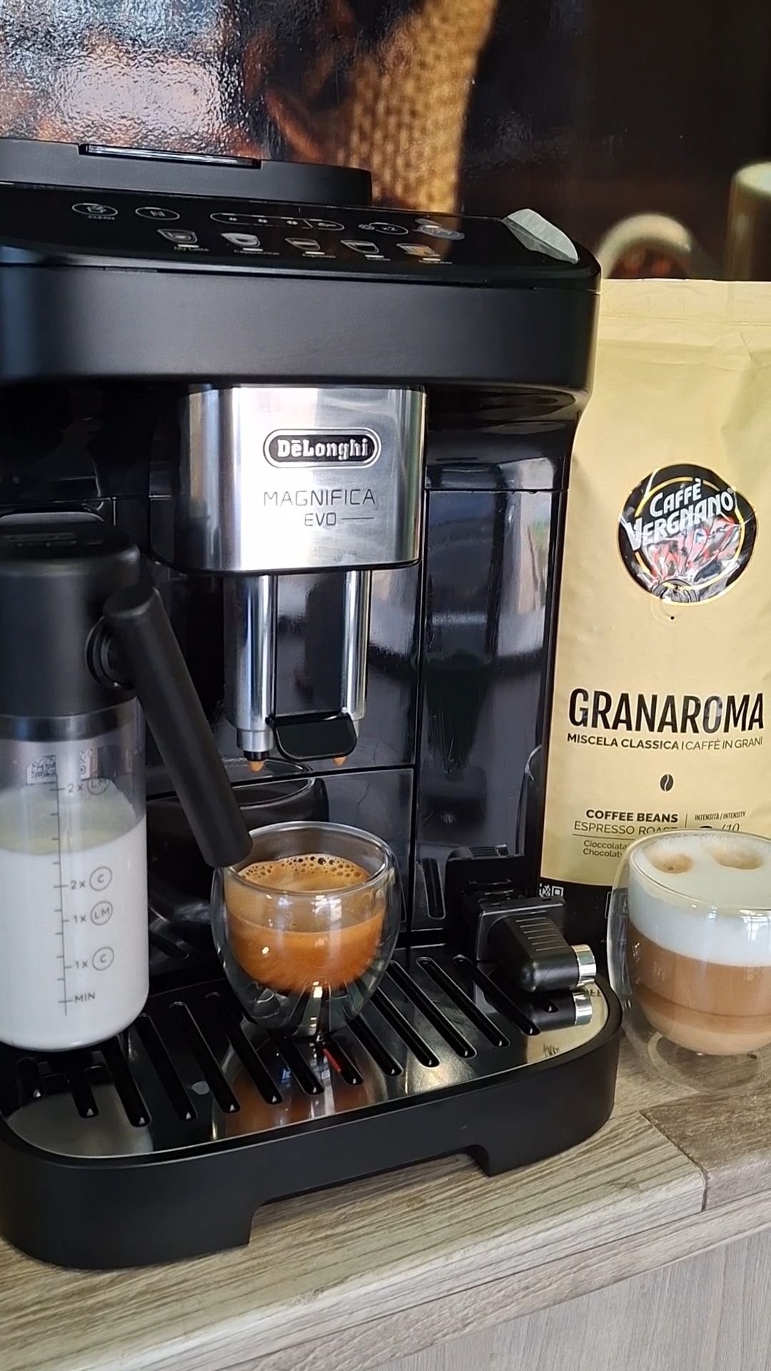 Кафемашина DELONGHI MAGNIFICA EVO с 6месеца гаранция от магазин