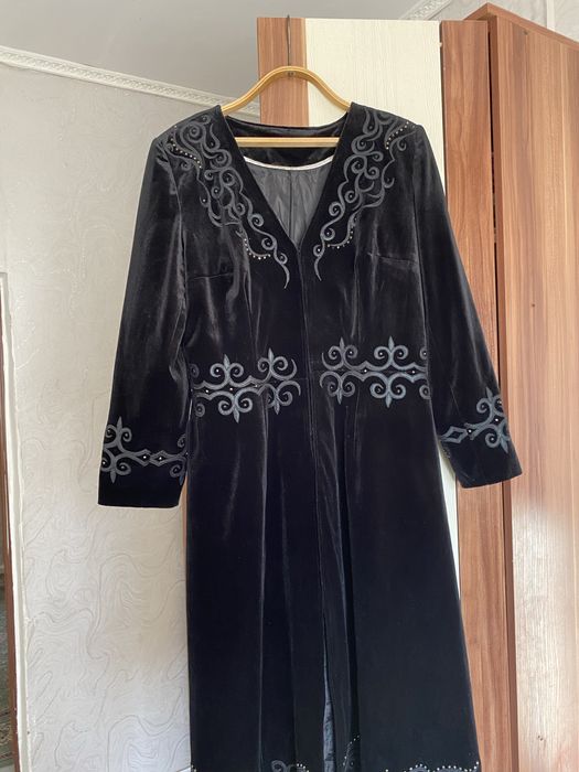 Шапан қазақша киім сатылады