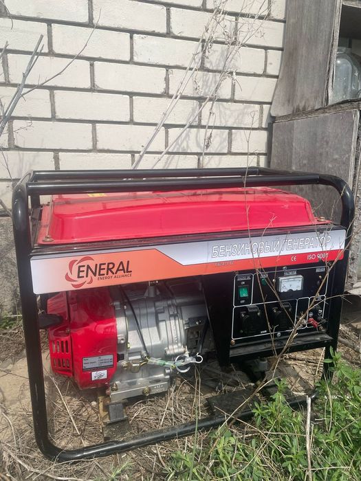 Продаётся электрогенератор бензиновый на 220В