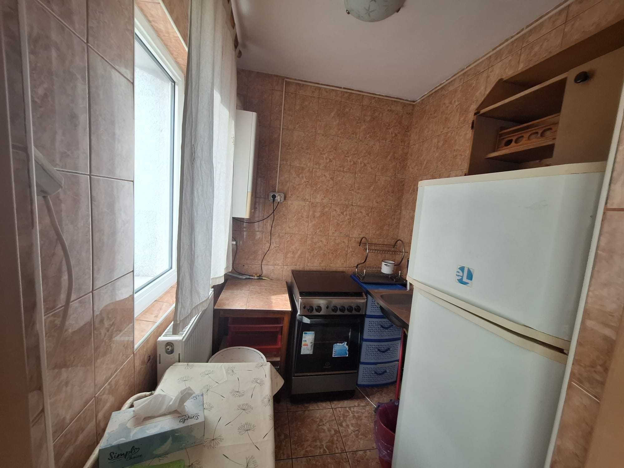 Apartament cu 2 camere nedecomandat in Tatarasi