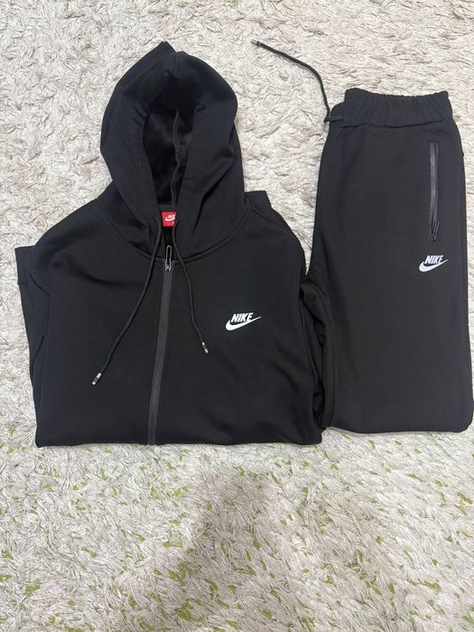 Продаётся отличный комплект Nike
