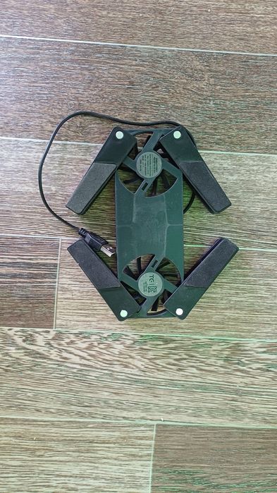 Кулер куллер для ноутбука  в хорошем состоянии