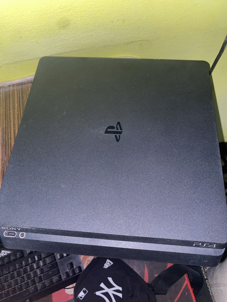 Sony PlayStation 4 1TB Stare impecabila + maneta originala